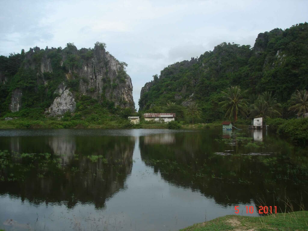 Caves -small-picturesque-lake near caves at Kampong Trach - Kampot