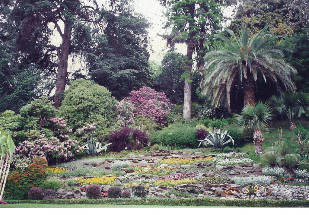 Villa-Carlotta-new garden area in grounds-famous Villas Lago di Como 