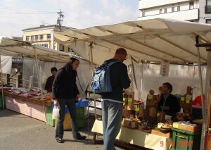 Takayama- exploring Farmers market along Myia river