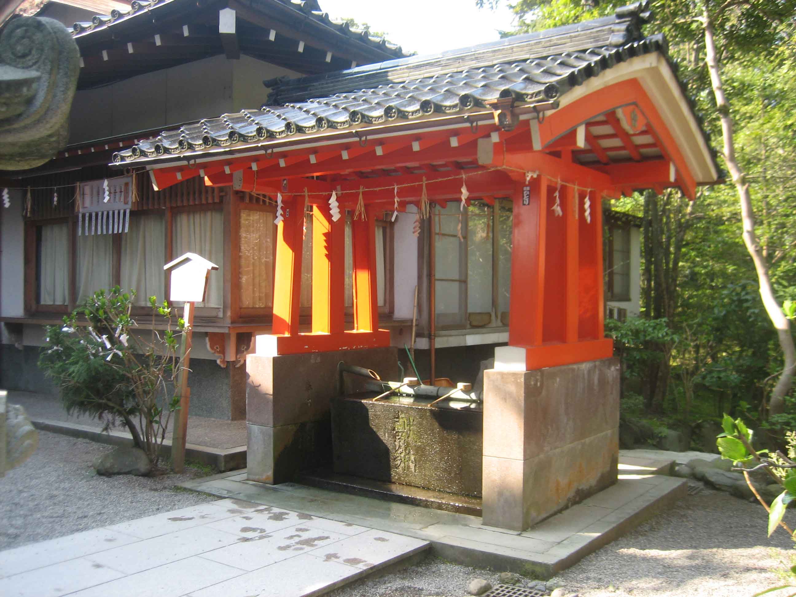 Purification Fountain Kanazawa Shrine