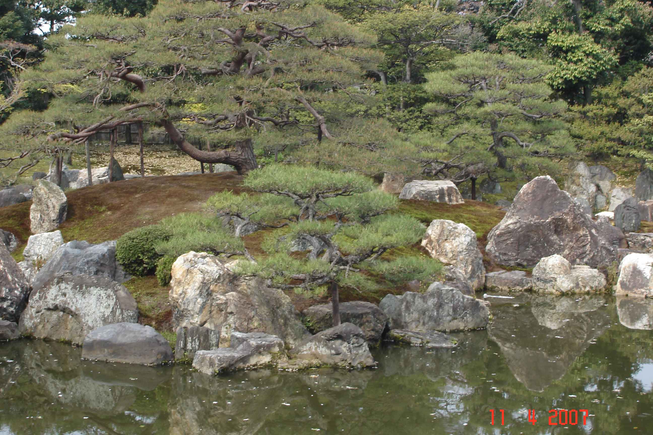 Ninomaru-Pond---Palace-prec