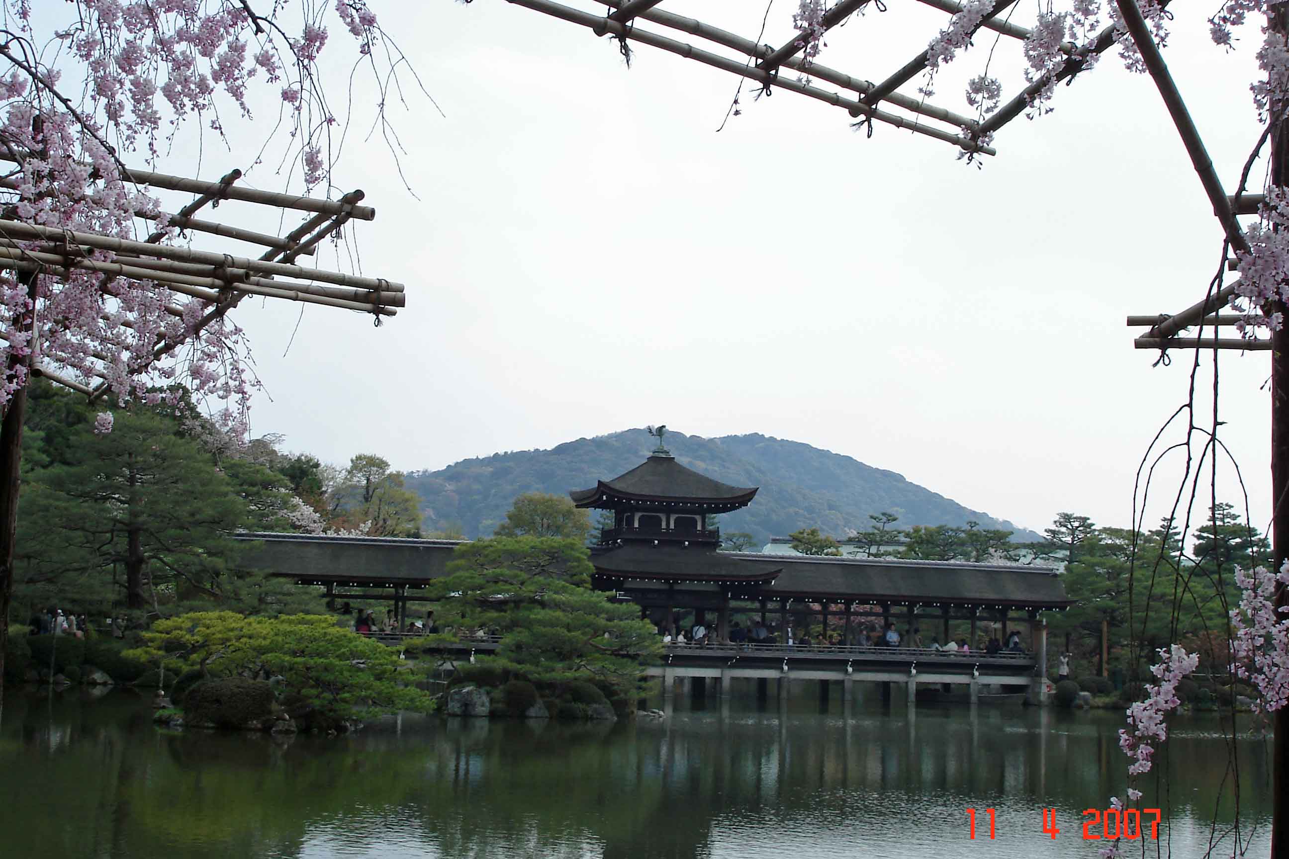 Pavilion-with-mountain