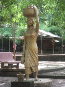 Statue-food stalls - Wat Banan 