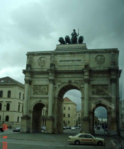 Sightseeing-Siegestor (Victory Gate)Munich romantic road Germany