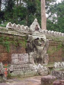Giant-Garuda-on-East-wall