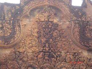 Detail of carvings east entrance Gopura-Benteay Srei