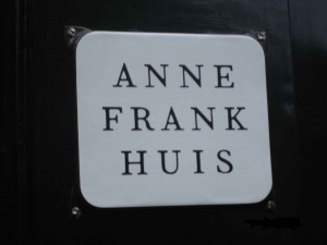 AnnFrankSigh