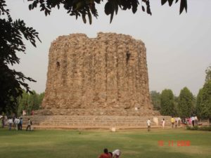 Alai Minar Qutub complex,tombs,monuments,New Delhi